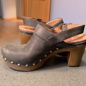 Dansko size 38 backstrap black clog:sandal